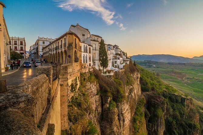 Seville Private Transfer to Granada with a Visit to Ronda - What the Reviews Say
