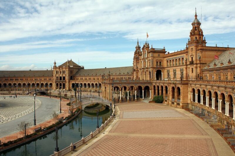 Seville: Private Walking Tour with a Local - Seville: Private Walking Tour with a Local