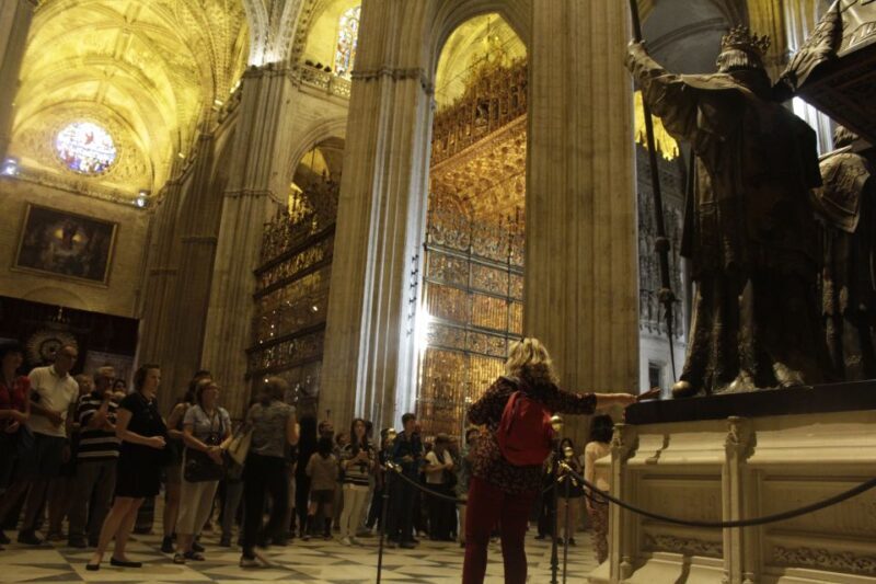 Seville: Royal Alcazar, Cathedral and Giralda Tower Tour - FAQ