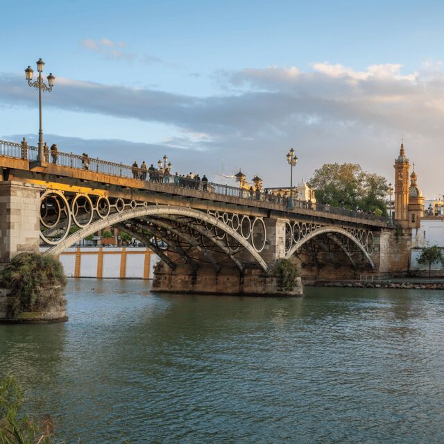 Seville: Tiny-Group Triana Iconic Neighborhood Walking Tour - What Makes This Tour Stand Out?