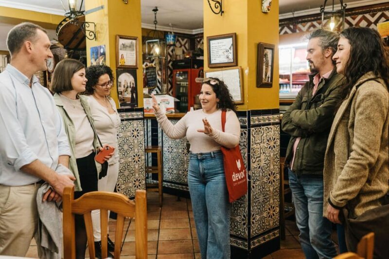 Seville: Triana Neighborhood Evening Tapas Tour - Key Points