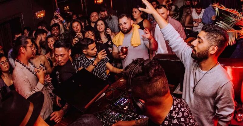 SF Pub Crawl and Clubbing Experience - Discover San Franciscos Nightlife on a Pub Crawl and Clubbing Experience