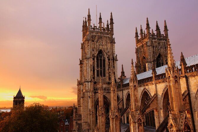 Shadows of York: Ghost Walk and Horrible History. - Key Points