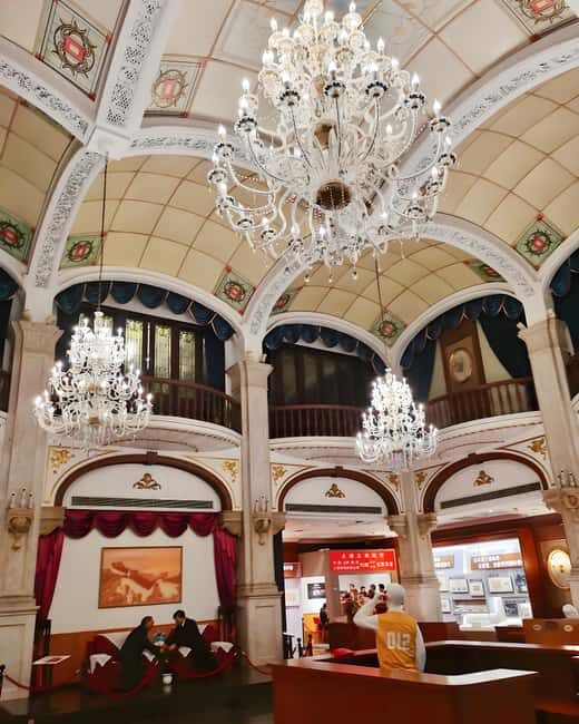 Shanghai: Bund and Astor House Hotel Walking Tour - Who Will Love This Tour?