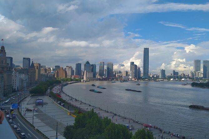 Shanghai day tour customized:Bund,YuGarden,Shanghai Tower,HuangpuRiver,Nanjinglu - Authenticity and Real-World Experiences