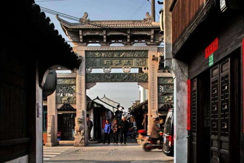 Shanghai: Foodie Tour for 6-hour Layover in Pudong WaterTown - The Sum Up