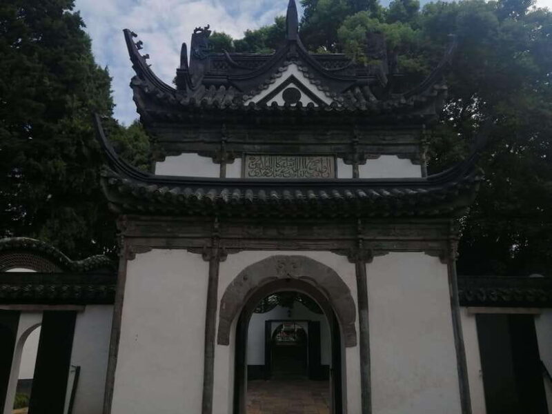 Shanghai: Guanding Temple and Muslim Mosque Guided Tour - An In-Depth Look at the Tour Experience