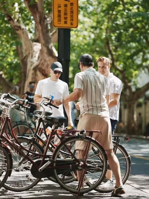 Shanghai: Half-Day Guided Bike Tour with Snacks - A Closer Look at the Shanghai Bike Tour: What to Expect