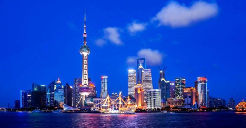 Shanghai: Night River Cruise Tour with Xinjiang Style Dining - Experiencing Shanghai’s Night Views from the River
