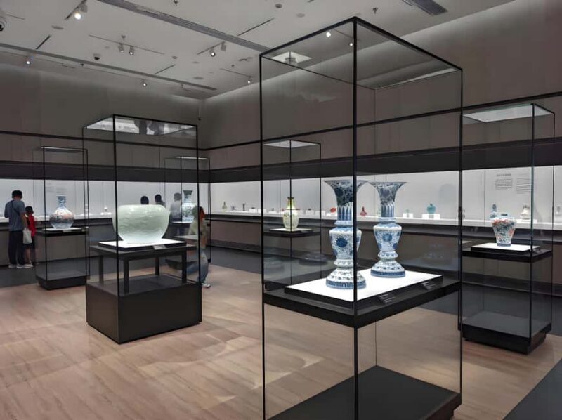 Shanghai: Private Day Trip with Western and Eastern Culture - A Closer Look at the Shanghai Private Day Trip