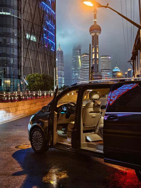 Shanghai: Private Guided Tour with Transportation - Discovering Shanghai in Luxury and Authenticity