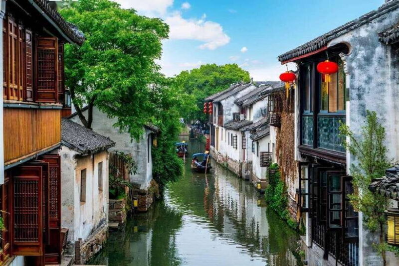 Shanghai: Private Shanghai & Zhujiajiao Tour with Lunch - Experience the Charm of Shanghai and Zhujiajiao in One Day