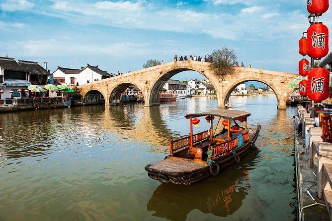 Shanghai Private Tour with Zhujiajiao Town and The Night Bund + Sichuan Cuisine - Key Points