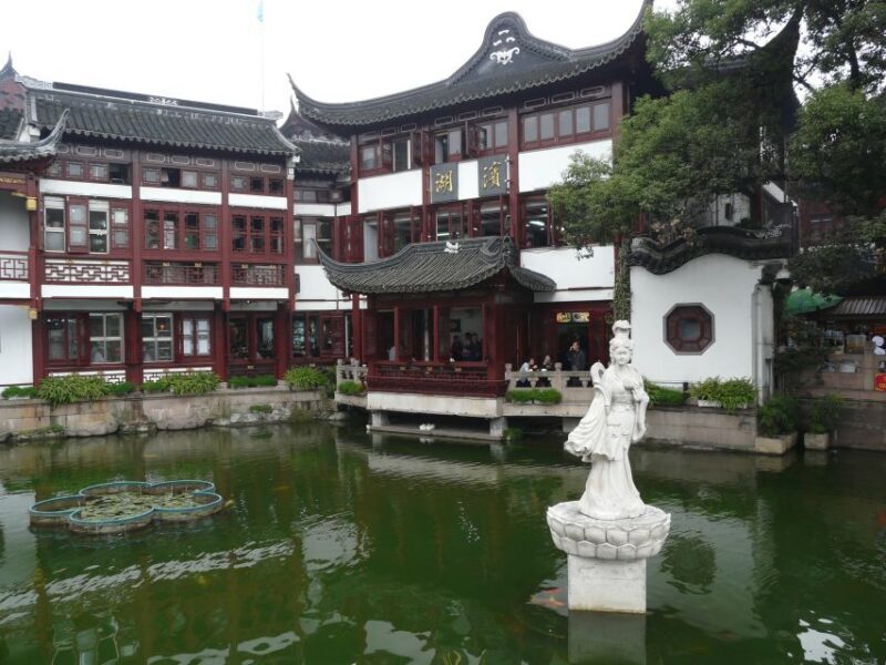 Shanghai: Private Walking Tour with a Local - Shanghai: Private Walking Tour with a Local