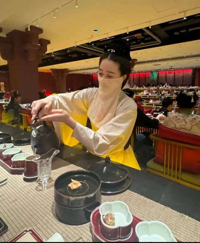 Shanghai: Royal Banquet with Chinese Cultural Performance - Key Points