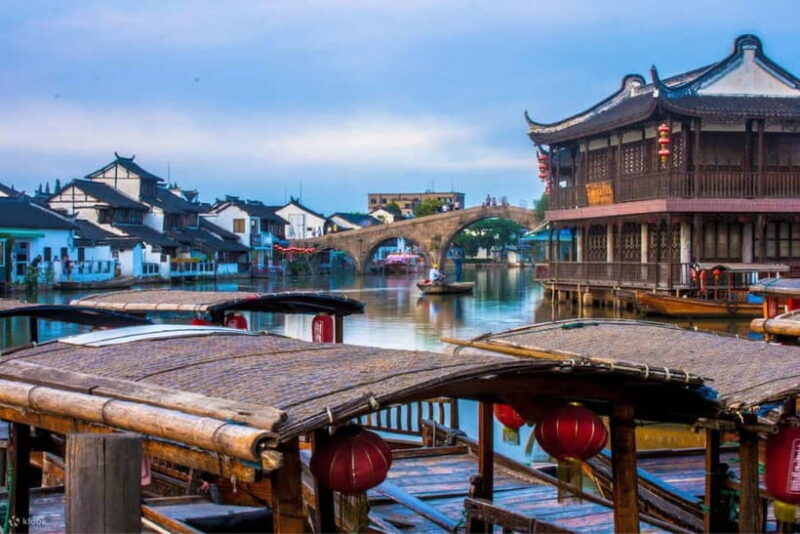 Shanghai: Zhujiajiao Water Town Private Tour with Boat Ride - Key Points