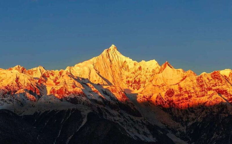 Shangri-La: 7-Day Shangri-La Adventure Tour - Day 5: The Showstopper: Meili Snow Mountains and Mingyong Glacier