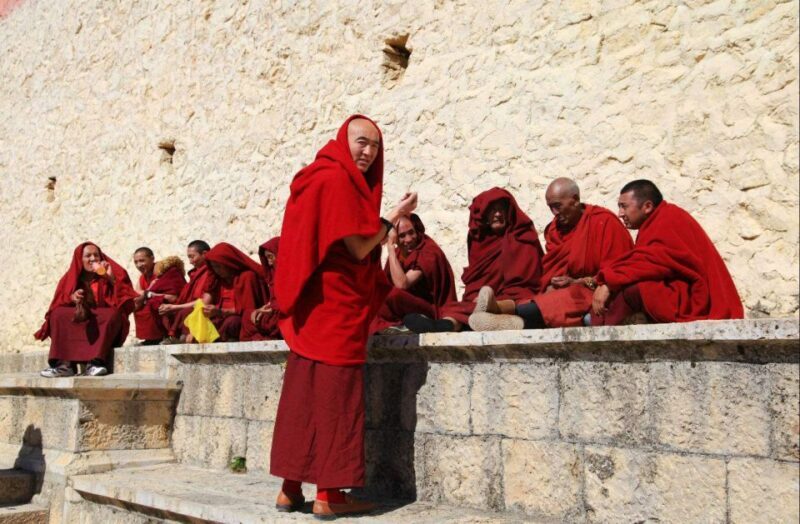 Shangri-La Area Private Day Tour - Transportation, Timing, and Group Size