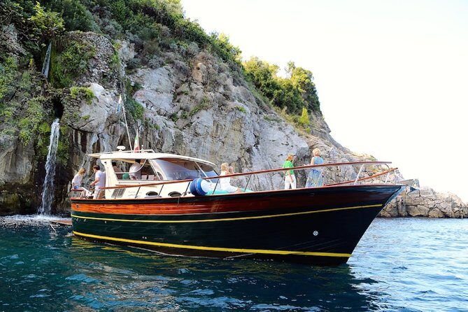 Shared Amalfi Coast Boat Tour: Positano,Amalfi,Swim & Light Lunch - Handling the Potential Downsides