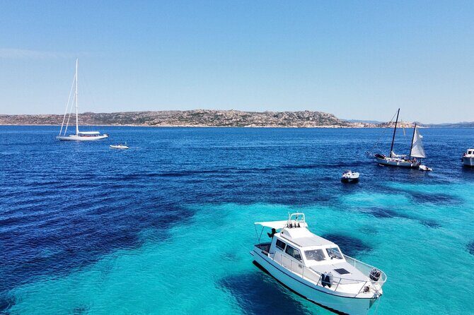 Shared boat tour, with free lunch and drinks - Key Points