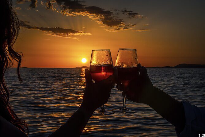 Shared Cabo Sunset Cruise with Open Bar and Scenic Views - A Closer Look at the Shared Cabo Sunset Cruise