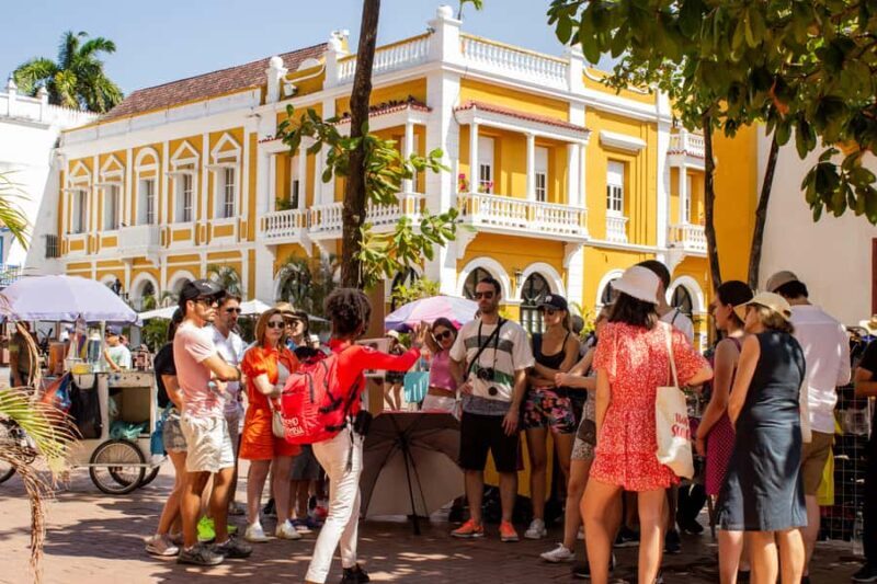 Shared Cartagena Old City Tour with Wireless Audio System - Discovering Cartagena’s Walled City: What to Expect
