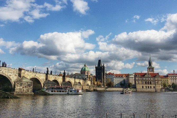 Shared Departure Transfer: Prague Hotel to Prague Airport - A Detailed Look at the Prague Shared Departure Transfer