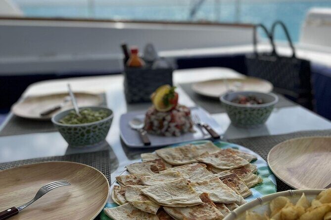 Shared Luxury Catamaran to el Cielo or Isla de la Pasion - The Sum Up