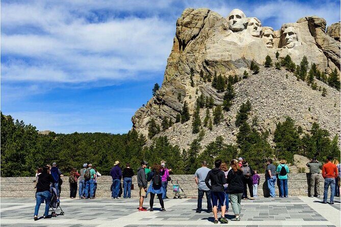 Shared Mt Rushmore and Crazy Horse Tour - Key Points