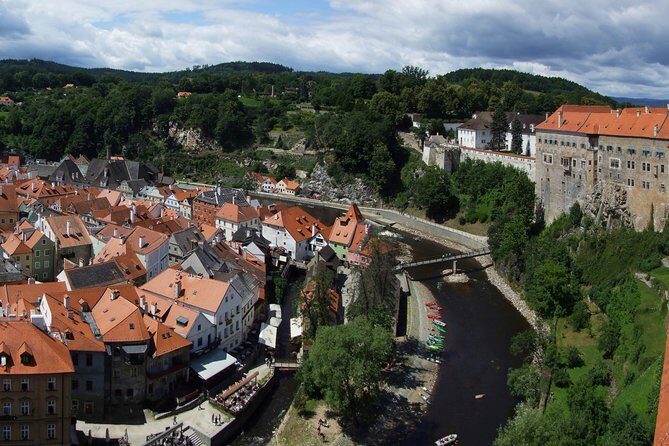Shared Shuttle Service from Vienna to Cesky Krumlov - Discover the Ease of Traveling from Vienna to Cesky Krumlov with a Shared Shuttle Service