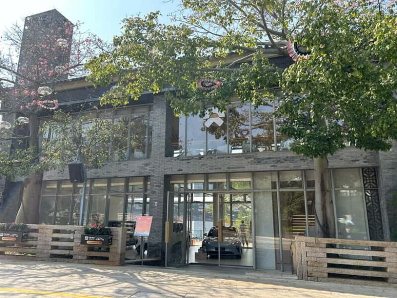 Shenzhen: DJI Flagship Store, Huaqiangbei & Lianhua Tour - Key Points