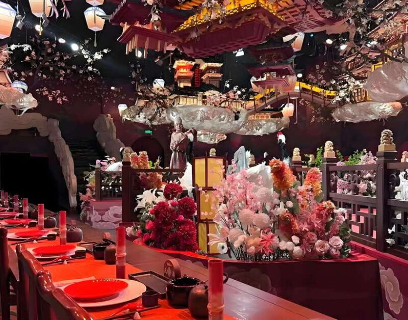 Shenzhen: Royal Dinning Experience with Culture Performance - Analyzing the Value