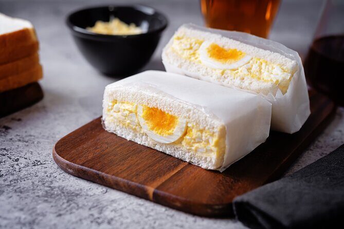 Shibuya by night in Small Groups: Neon Lights and Local Flavors - FAQ