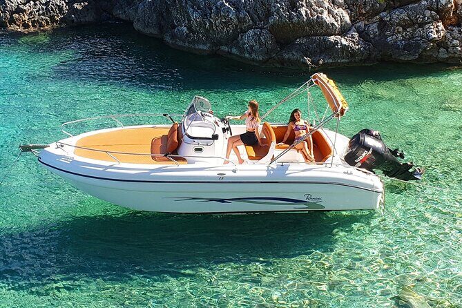 Shipwreck and Blue Caves- 8m Private Boat Tour (up to 11pax) - Discovering Zakynthos by Private Boat: An In-Depth Review