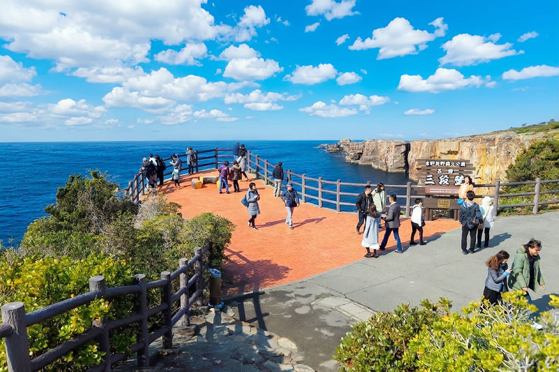 Shirahama Beach & ToreTore Market Full-Day Small Group Tour - Senjojiki: the coast’s strongest stop