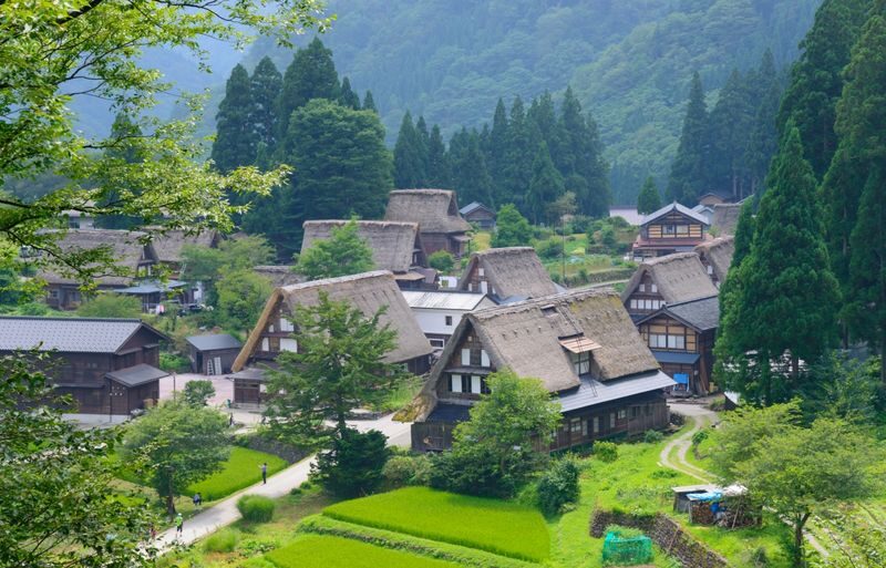 Shirakawa-go Gassho Village & Hida Takayama & Magome-juku & Inuyama Castle Two-Day Tour (Accommodation not included) - Day one: Takayama’s wooden streets, then Shirakawa-go