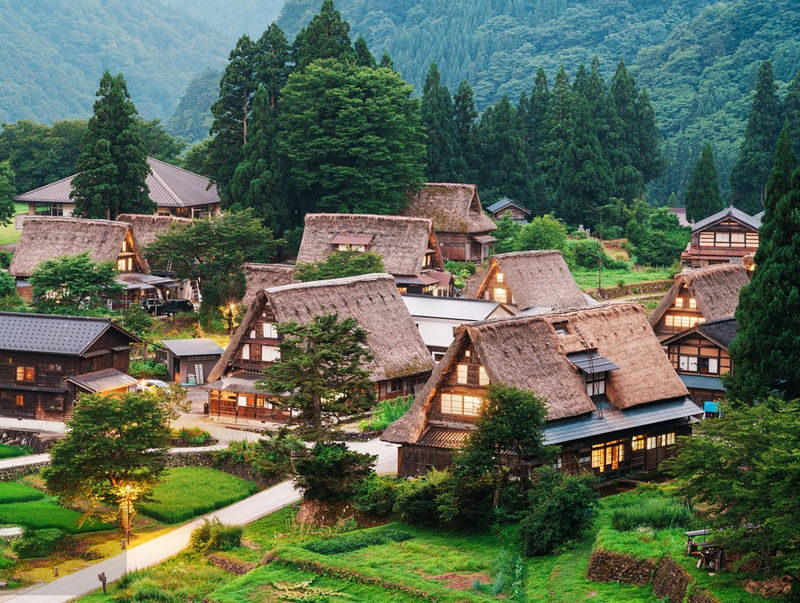 Shirakawa-go Gassho Village & Hida Takayama Old Town Walking Day Tour in Central Japan (Departing from Nagoya) - Takayama’s old streets: allow time for lunch