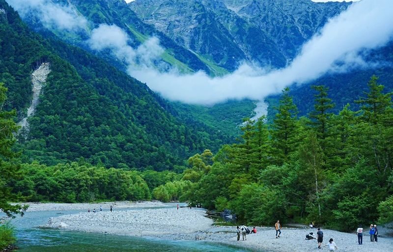 Shirakawa-go Gassho-zukuri Village & Kamikochi & Hida-Takayama 2-Day Tour - Includes Stay at Hotel Associa Takayama Resort (Departing from Nagoya) - From Nagoya to Shirakawa-go’s thatched roofs