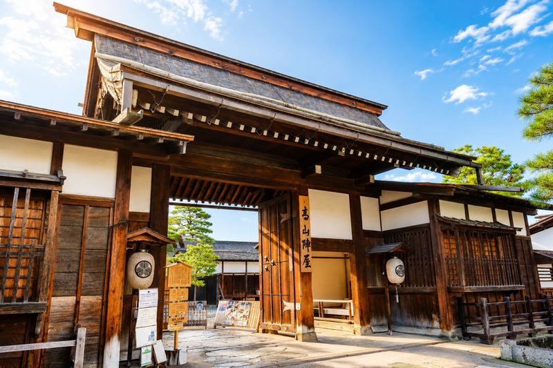 Shirakawa-go & Takayama Old Town Day Tour (Optional Hida Beef Lunch) - Lunch choices can save time, but choose with care
