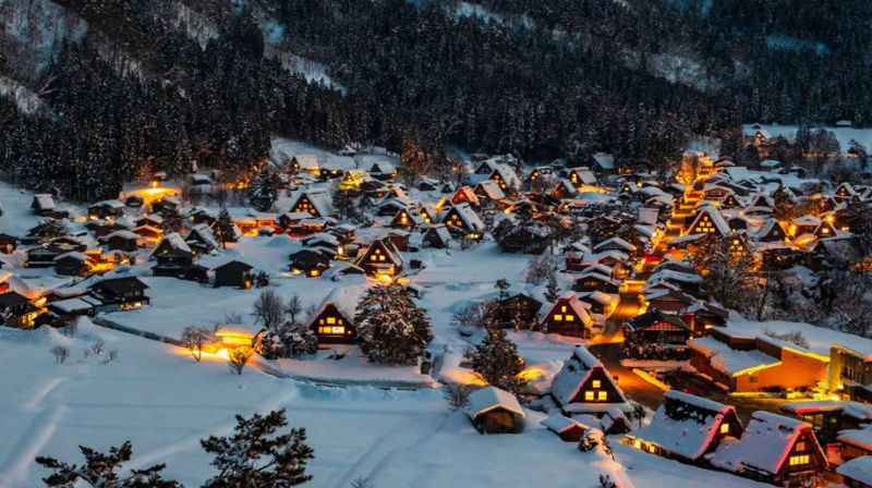 Shirakawa-go Winter Illumination & Hida Takayama Full-Day Tour - The schedule matters more than the label