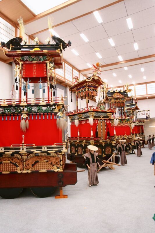 Shirakawago & Takayama Full Day Tour from Kanazawa - The return ride and the one-way choice