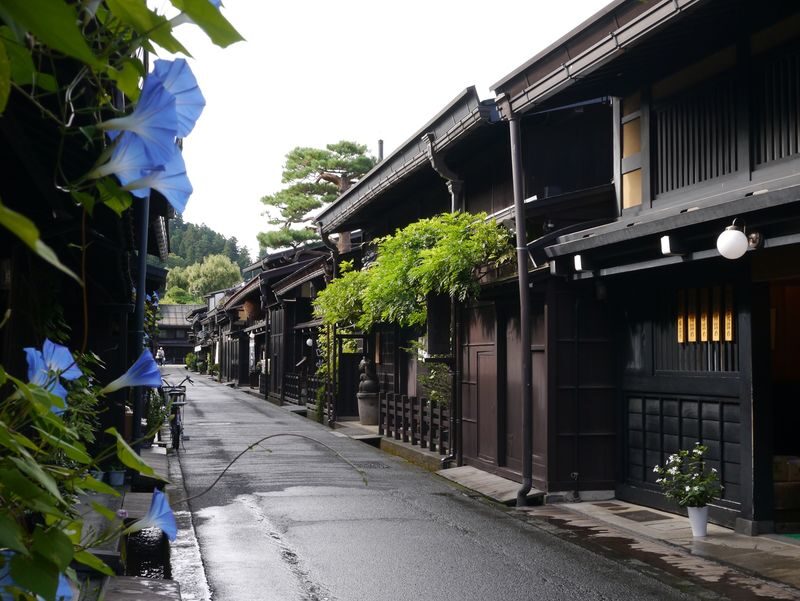 Shirakawago & Takayama Full Day Tour from Kanazawa - Who should take this tour?