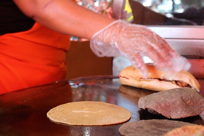 Shopping and Mexican food in a Private Guided Cancun Tour - Exploring Cancuns Authentic Side with a Private Guided Tour