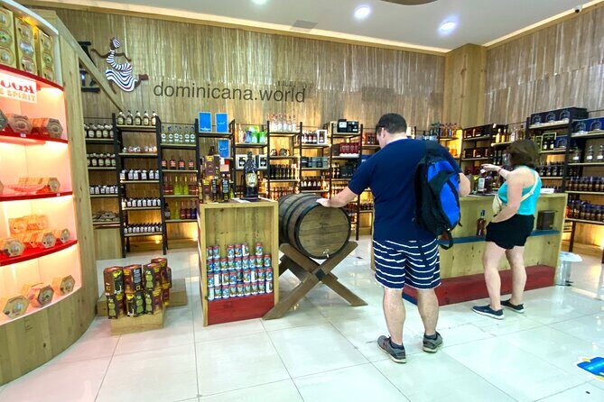 Shopping tour Punta Cana rum cigars coffee larimar chocolate souvenirs mamajuan - Key Points