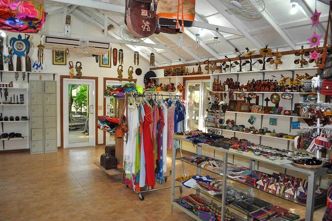 Shore Excursion Roatan Wildlife Eco-Park and Two Stop Snorkel - FAQ