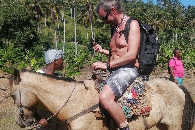 Short Excursion horseback riding tours on the beach and mountain - A Deep Dive into the Horseback Riding Tour