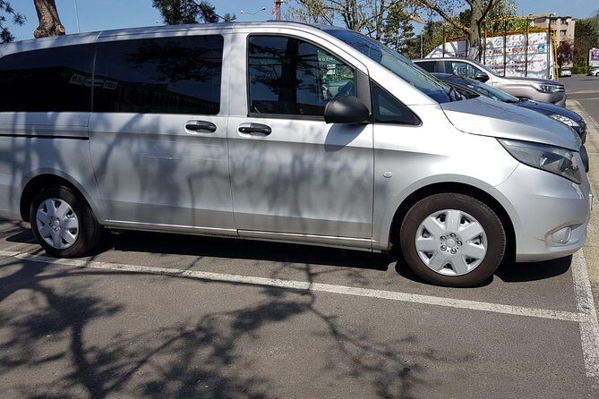 Shuttle Arrival Transfer from Paris Airport to Hotel/ Apartment - Shuttle Arrival Transfer from Paris Airport to Hotel or Apartment