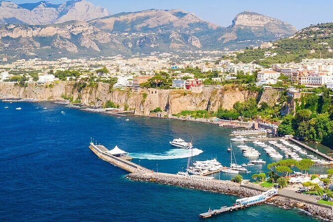 Shuttle service from Sorrento to Napoli Airport/Train Station - Key Points