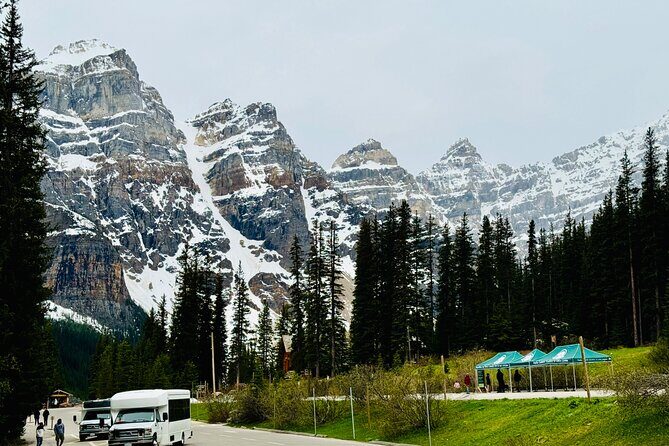 ShuttleBus 2way Banff to Lake Louise (1Hr) and Moraine Lake (1Hr) - Key Points