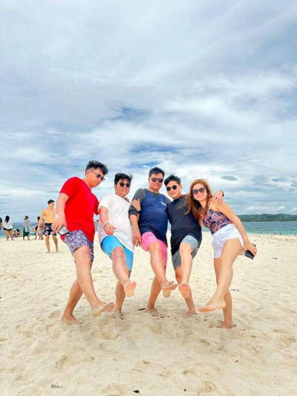 SIARGAO: PRIVATE ISLAND HOPPING GUYAM, DAKU AND NAKED ISLAND - Visiting Guyam, Daku, and Naked Islands